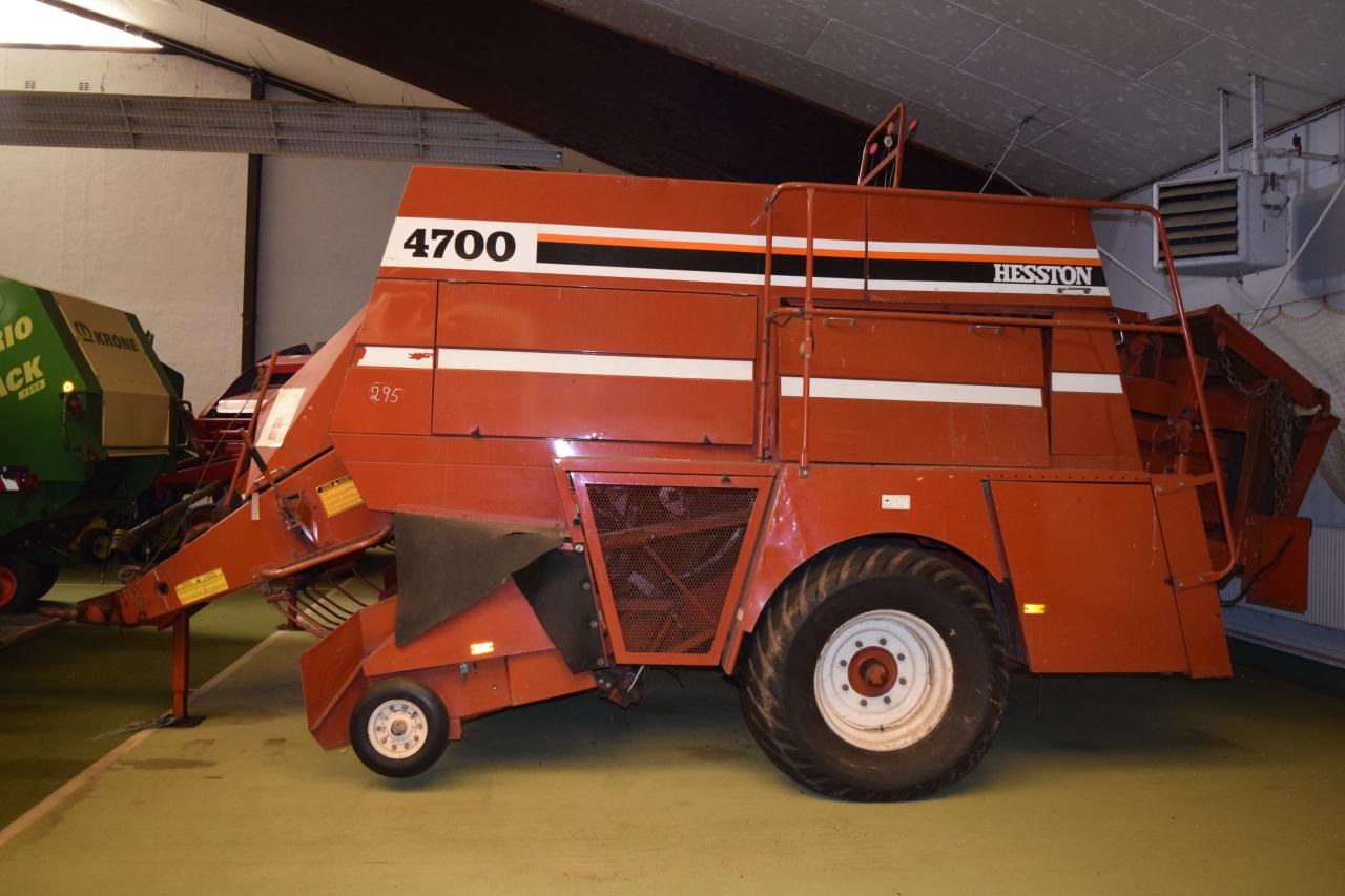 Fiat Hesston 4700 - آلة بالات مربعة: صورة 1 Fiat Hesston 4700 - آلة بالات مربعة: صورة 1