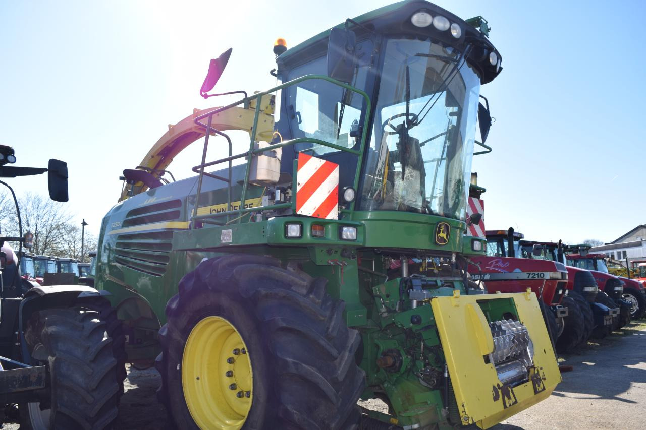 John Deere 7250 i - حصادة الأعلاف: صورة 2 John Deere 7250 i - حصادة الأعلاف: صورة 2