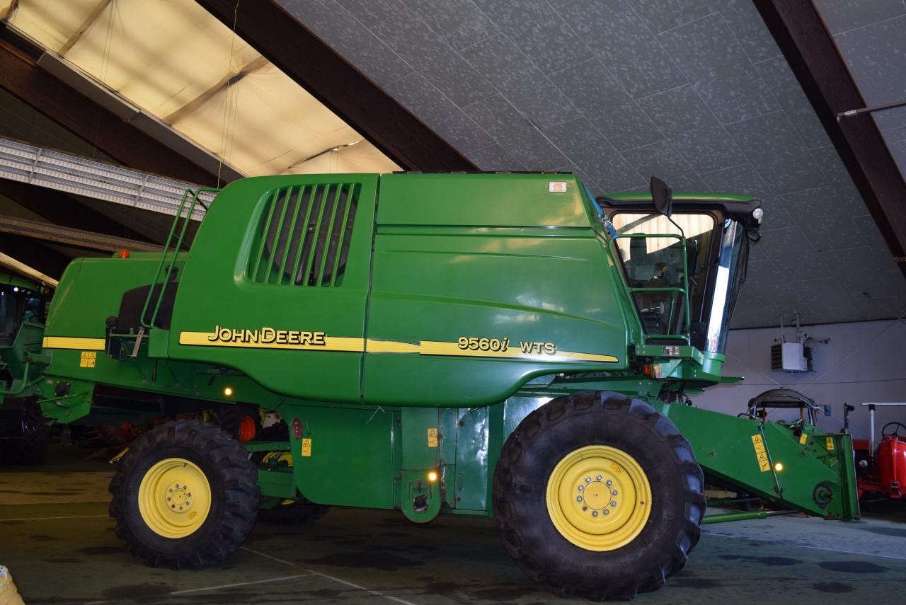 John Deere 9560 i WTS - حصادة: صورة 3 John Deere 9560 i WTS - حصادة: صورة 3