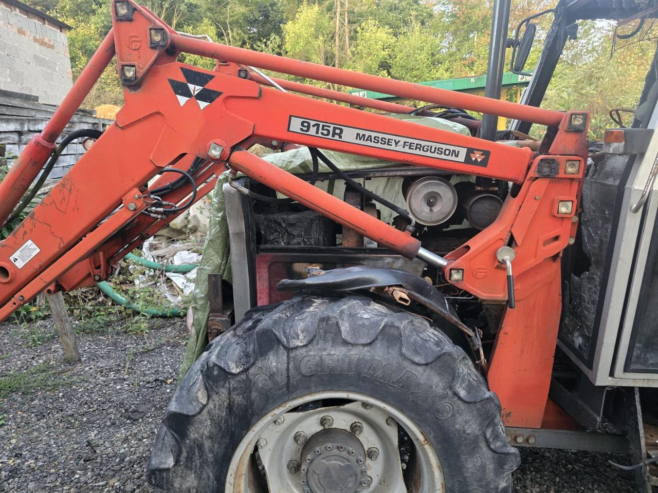 Massey Ferguson MF 390 T *Brandschaden* - جرار: صورة 5 Massey Ferguson MF 390 T *Brandschaden* - جرار: صورة 5