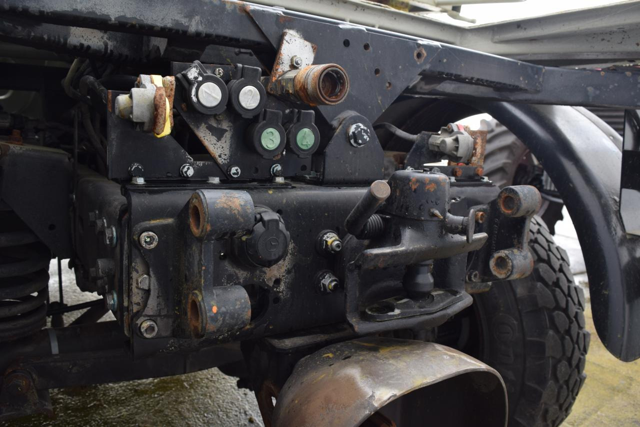 Mercedes-Benz Unimog U 90 - جرار: صورة 5 Mercedes-Benz Unimog U 90 - جرار: صورة 5