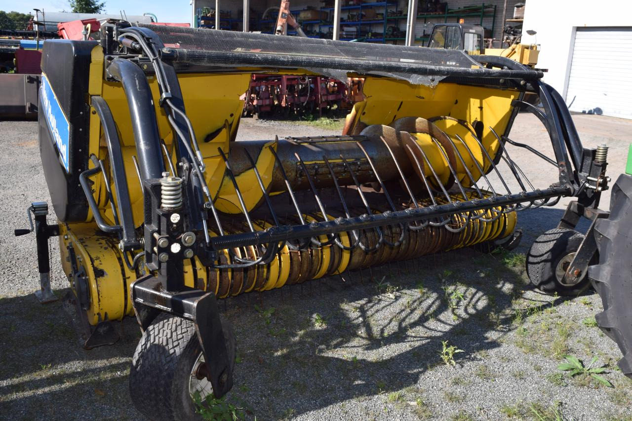 New Holland 273 *Pick Up* - ملحقاتحصادة الأعلاف: صورة 1 New Holland 273 *Pick Up* - ملحقاتحصادة الأعلاف: صورة 1