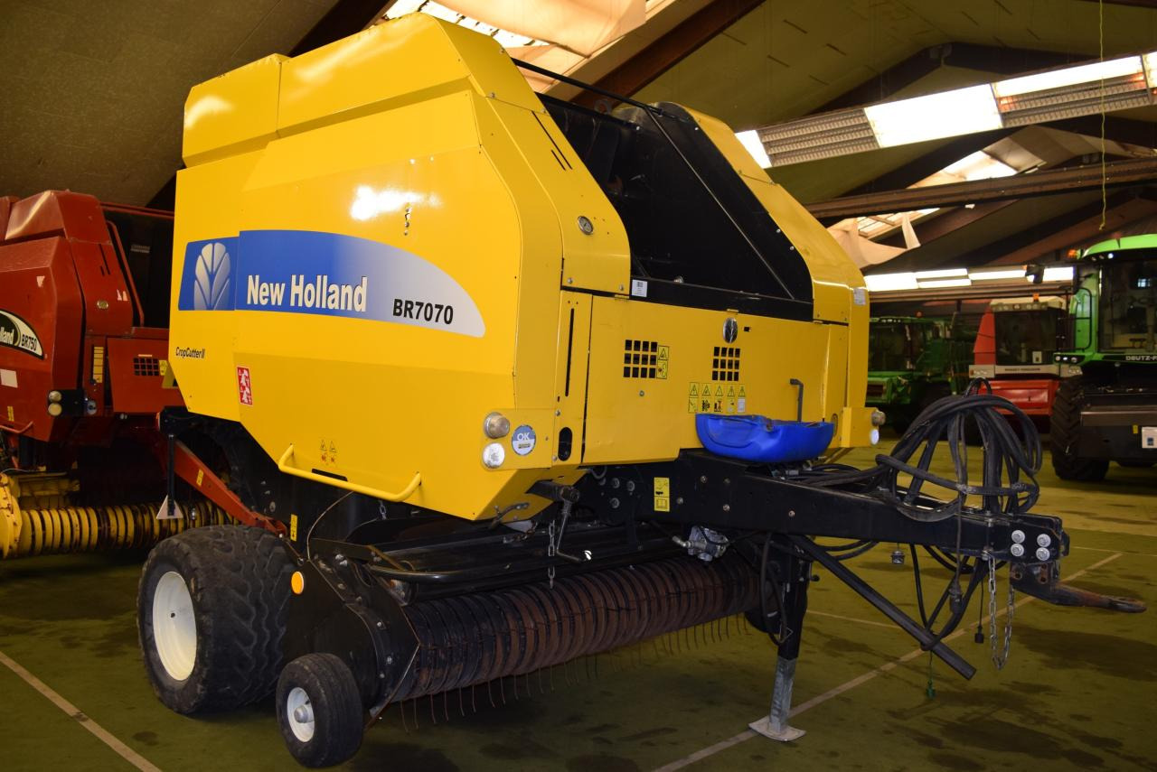 New Holland BR 7070 Crop Cutter II - آلة بالات دائرية: صورة 3 New Holland BR 7070 Crop Cutter II - آلة بالات دائرية: صورة 3