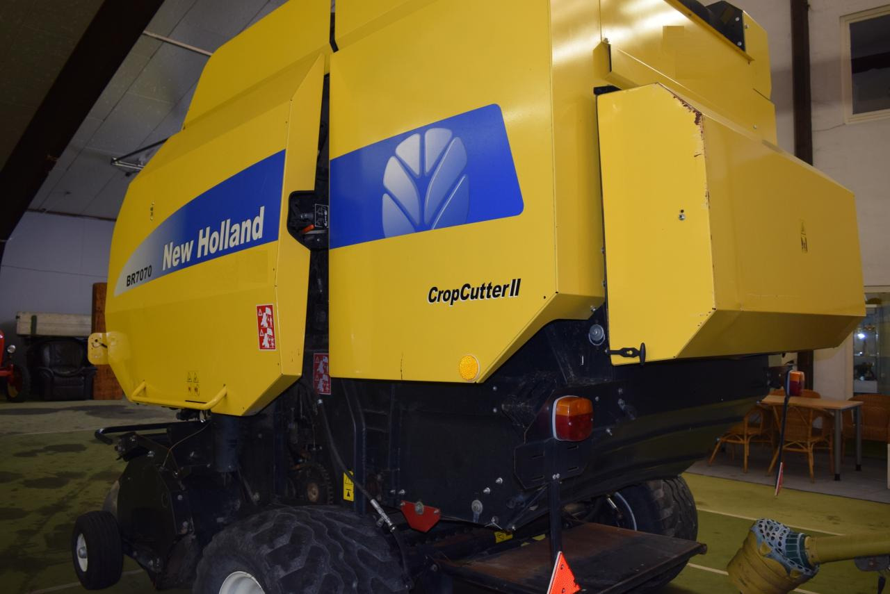 New Holland BR 7070 Crop Cutter II - آلة بالات دائرية: صورة 5 New Holland BR 7070 Crop Cutter II - آلة بالات دائرية: صورة 5