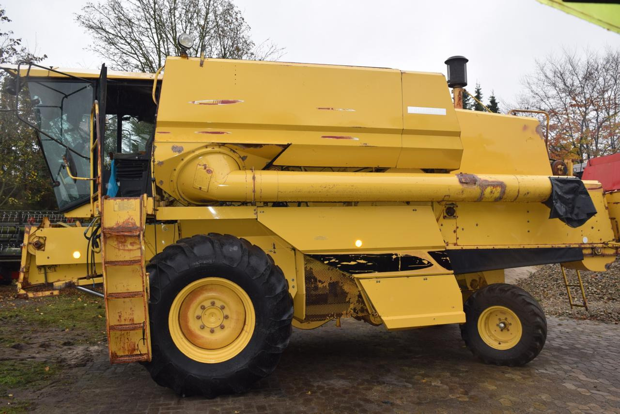 New Holland TF 42 - حصادة: صورة 1 New Holland TF 42 - حصادة: صورة 1
