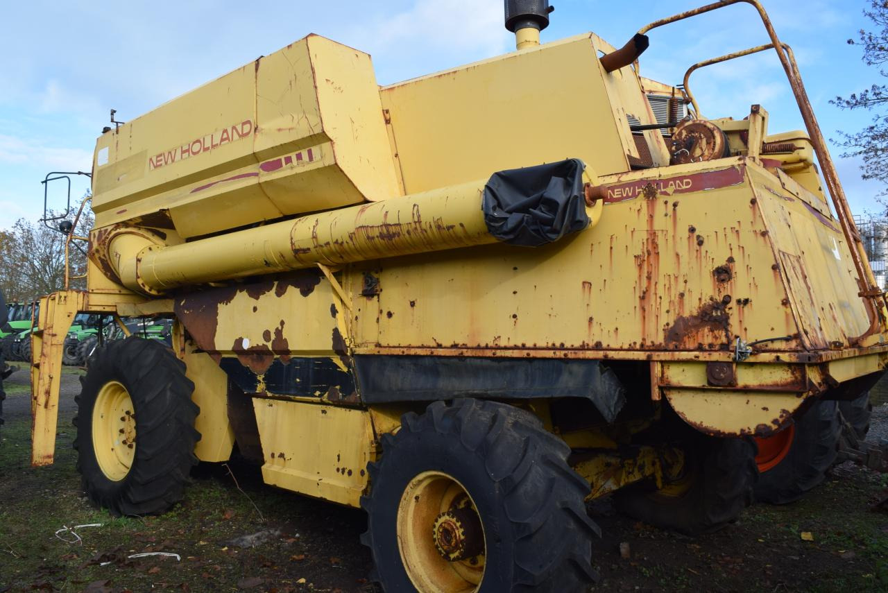 New Holland TF 44 - حصادة: صورة 2 New Holland TF 44 - حصادة: صورة 2