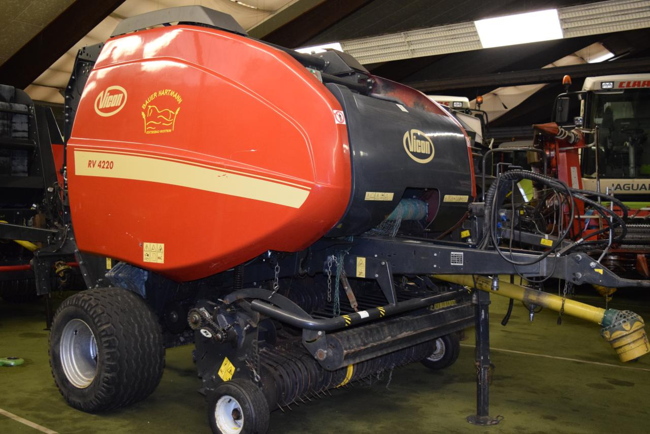 Vicon RV 4220 SC 14 - آلة بالات دائرية: صورة 1 Vicon RV 4220 SC 14 - آلة بالات دائرية: صورة 1