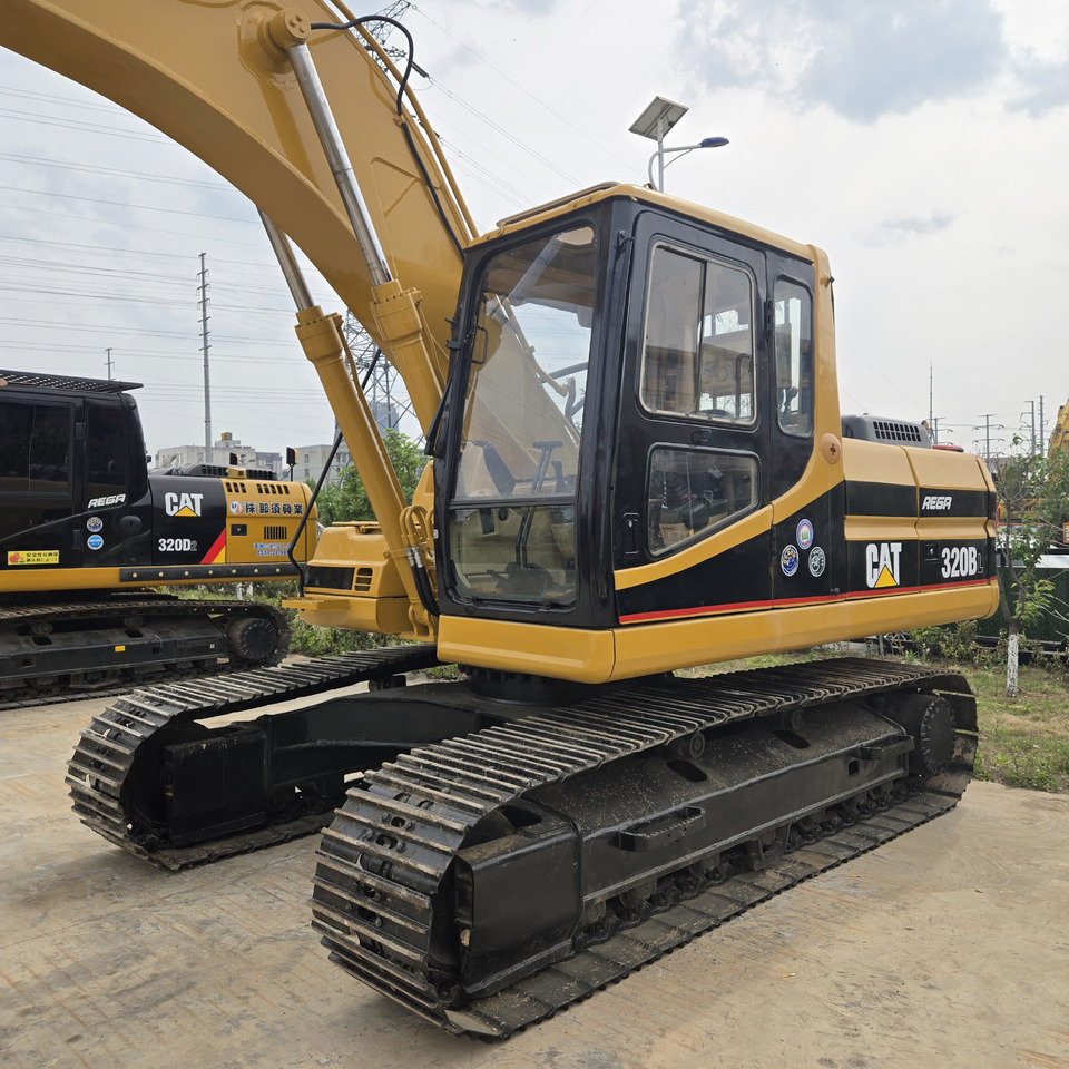 حفار زاحف CATERPILLAR 320BL: صورة 6