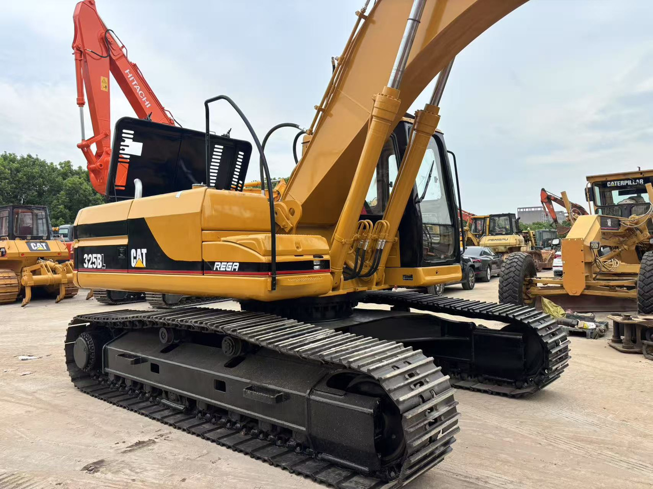 CATERPILLAR 325B - حفار زاحف: صورة 5 CATERPILLAR 325B - حفار زاحف: صورة 5