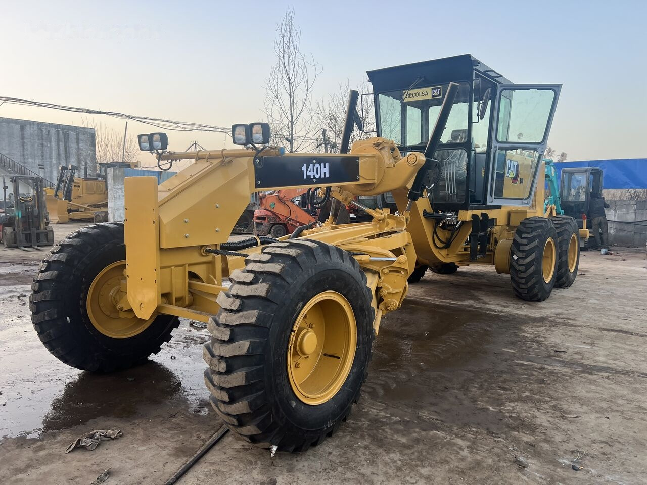 Caterpillar 140H - ماكينة تسوية: صورة 1 Caterpillar 140H - ماكينة تسوية: صورة 1