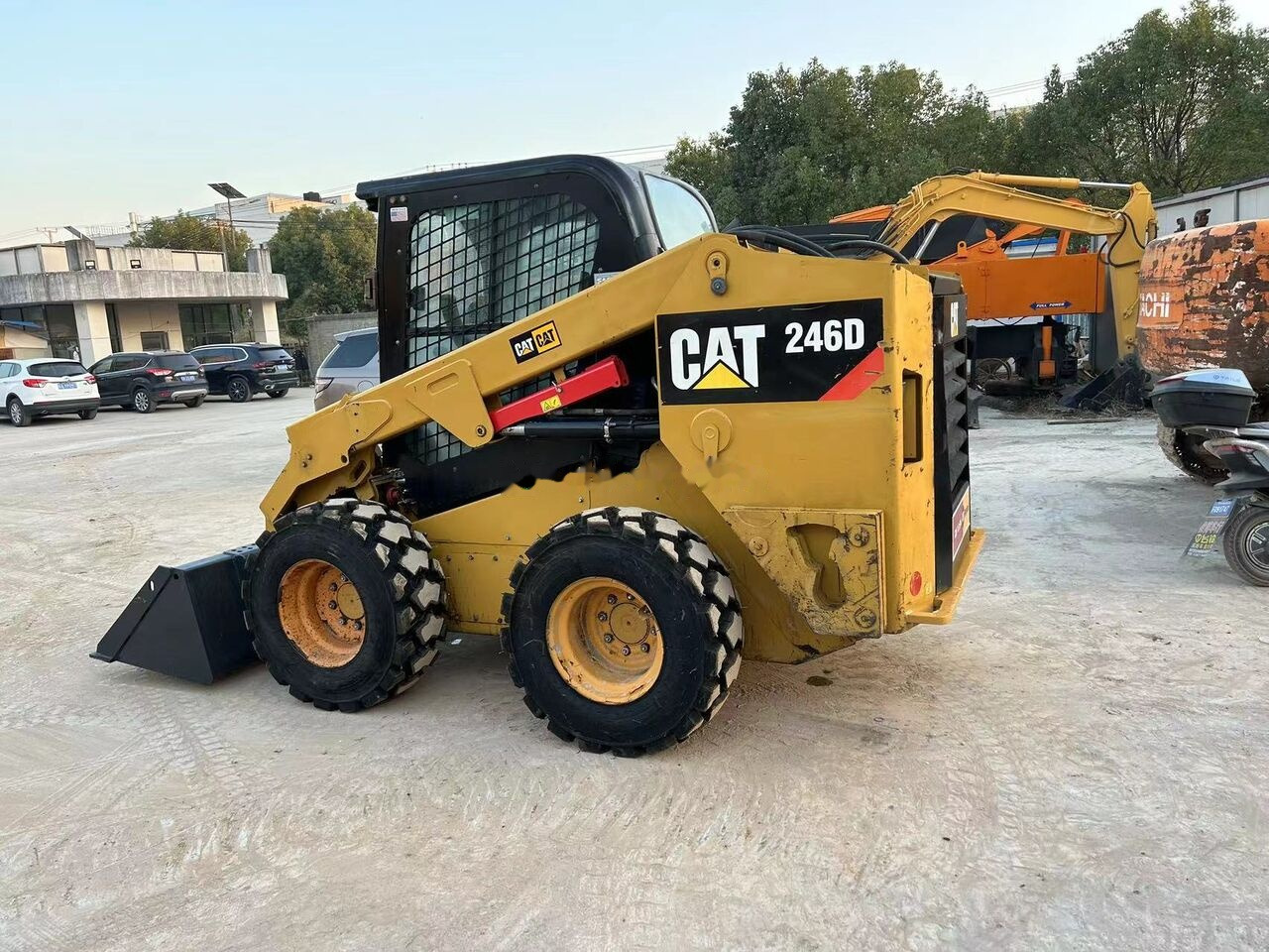 شيول صغير Caterpillar 246D: صورة 7