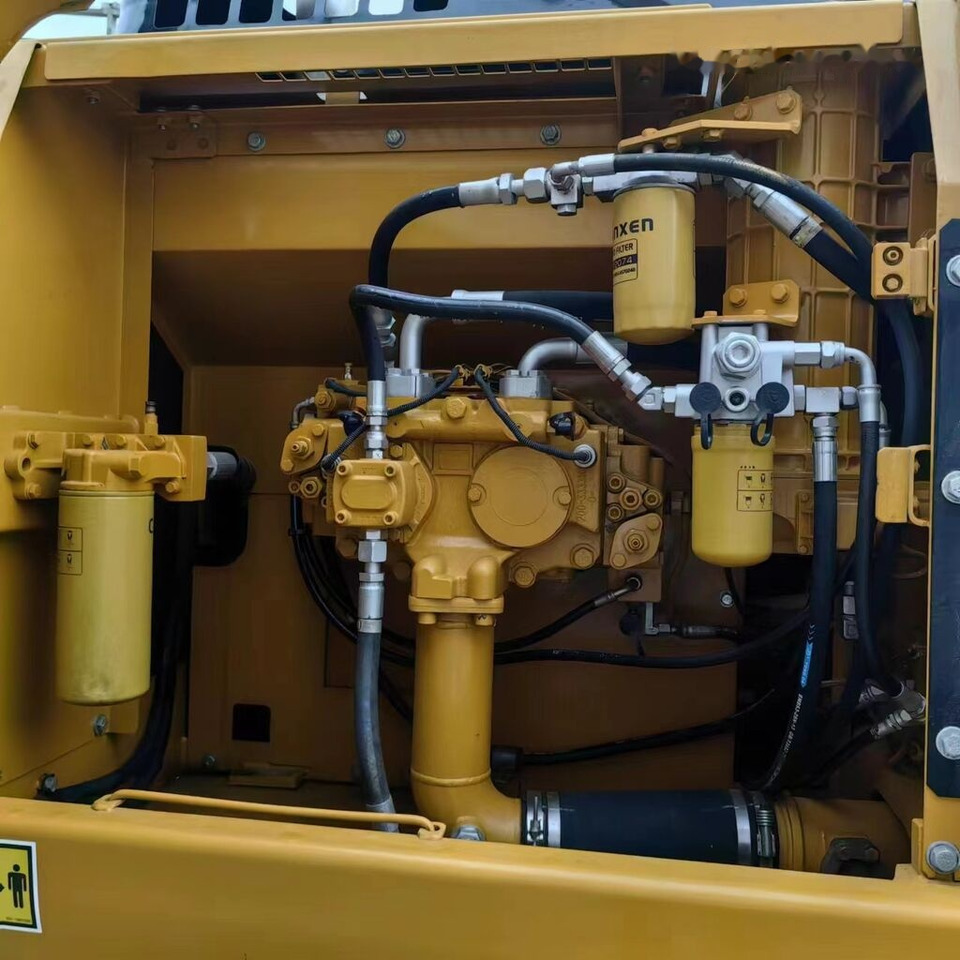 Caterpillar 330D2L - حفار زاحف: صورة 1 Caterpillar 330D2L - حفار زاحف: صورة 1