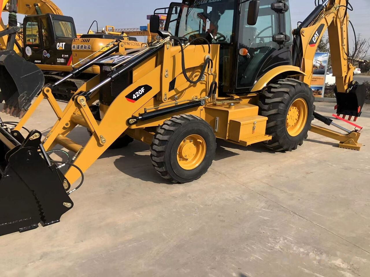 Caterpillar 420F - لودر ذو محراث خلفي/ باكهو: صورة 2 Caterpillar 420F - لودر ذو محراث خلفي/ باكهو: صورة 2