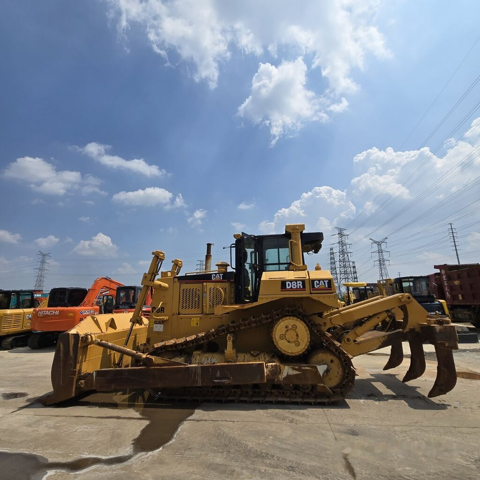 Caterpillar D8R - بلدوزر: صورة 1 Caterpillar D8R - بلدوزر: صورة 1