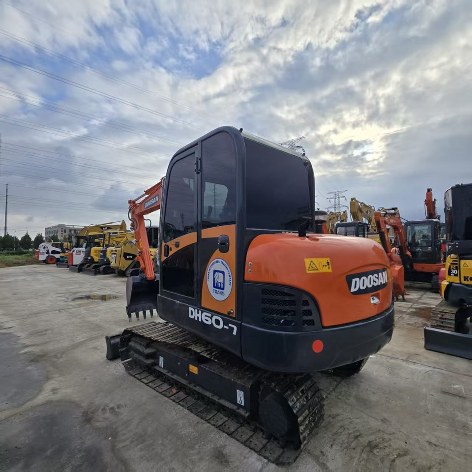 DOOSAN DH60-7 - حفار صغير: صورة 4 DOOSAN DH60-7 - حفار صغير: صورة 4