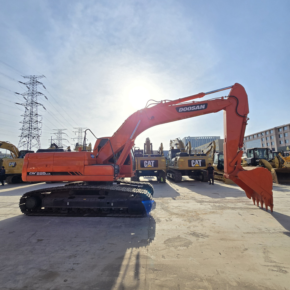 DOOSAN DX225LCA - حفار زاحف: صورة 2 DOOSAN DX225LCA - حفار زاحف: صورة 2