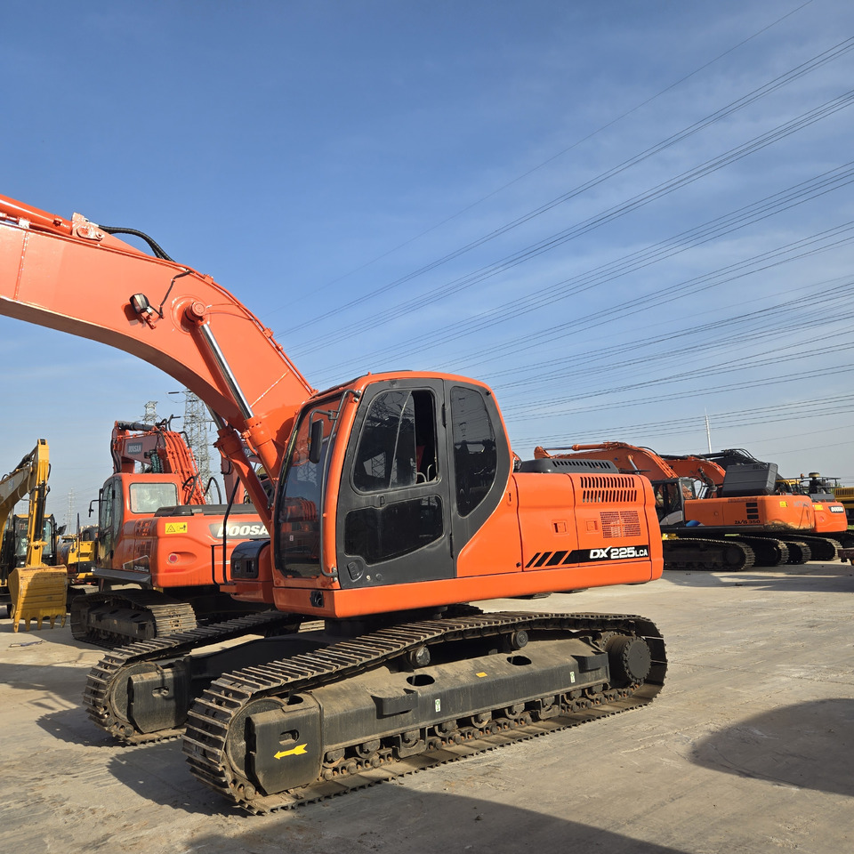 DOOSAN DX225LCA - حفار زاحف: صورة 3 DOOSAN DX225LCA - حفار زاحف: صورة 3
