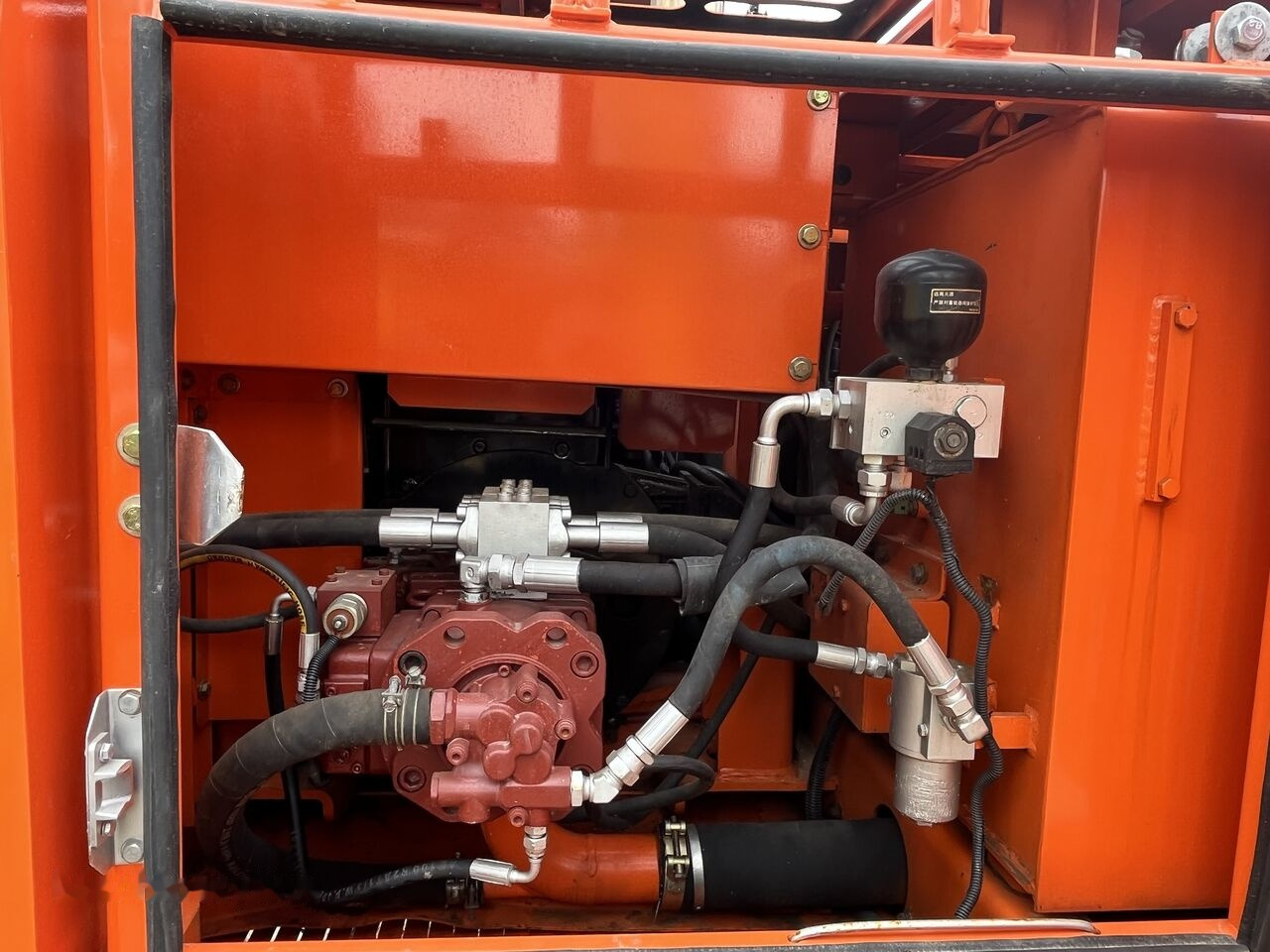 Doosan DH150LC-7 - حفار زاحف: صورة 2 Doosan DH150LC-7 - حفار زاحف: صورة 2