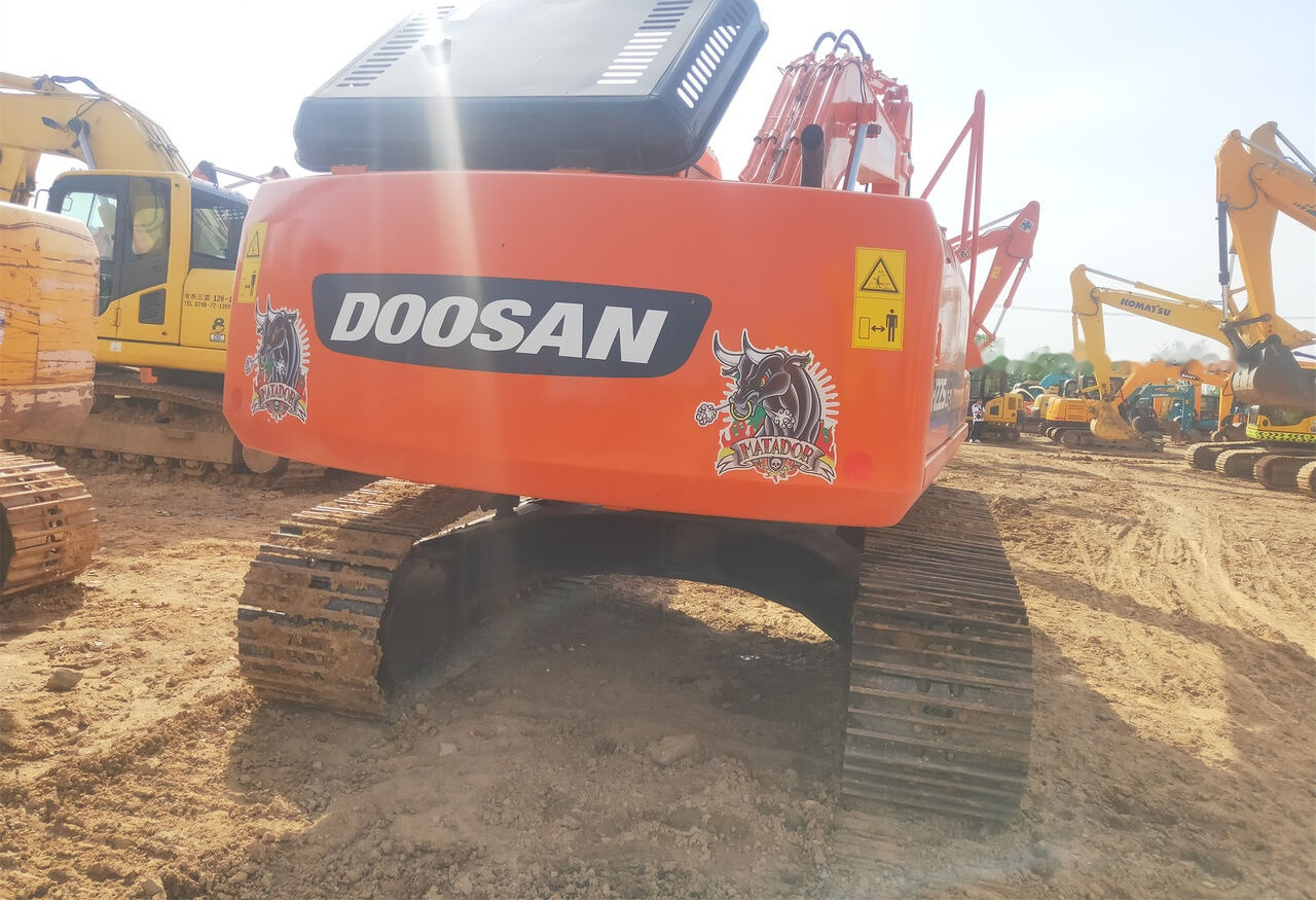Doosan DH225LC-7 - حفار زاحف: صورة 1 Doosan DH225LC-7 - حفار زاحف: صورة 1