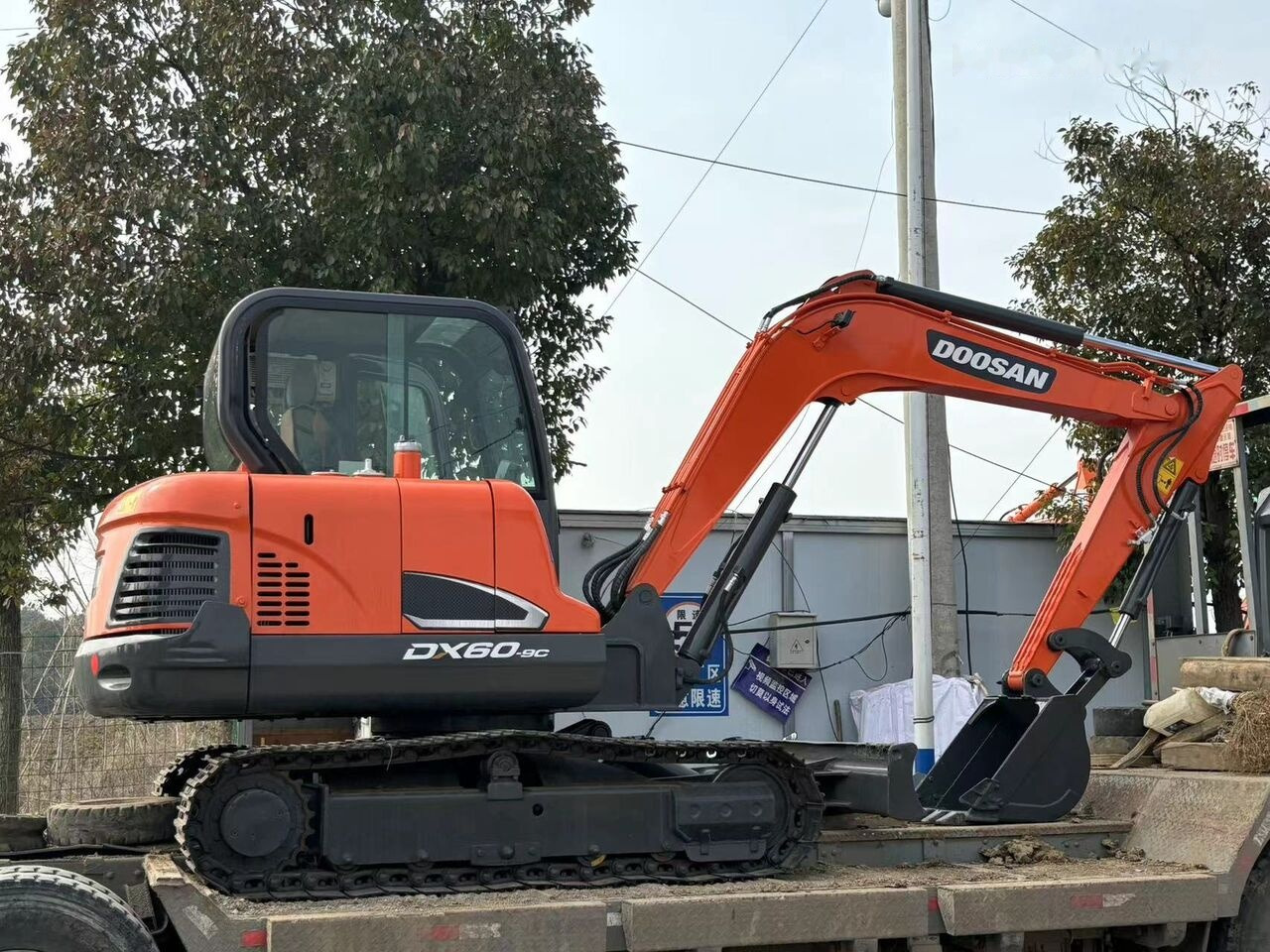 Doosan DX60 - حفار صغير: صورة 5 Doosan DX60 - حفار صغير: صورة 5