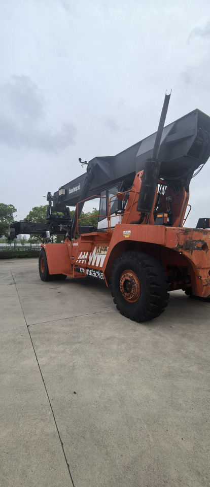FANTUZZI CS45KM reach stacker - آلة حمل الحاويات في الأماكن الصغيرة: صورة 2 FANTUZZI CS45KM reach stacker - آلة حمل الحاويات في الأماكن الصغيرة: صورة 2