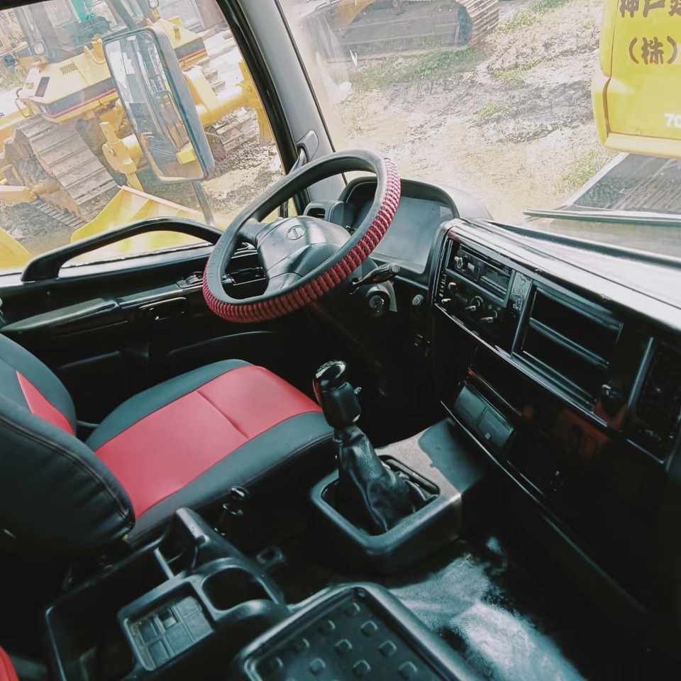 رأس تريلا HINO 700: صورة 6 رأس تريلا HINO 700: صورة 6