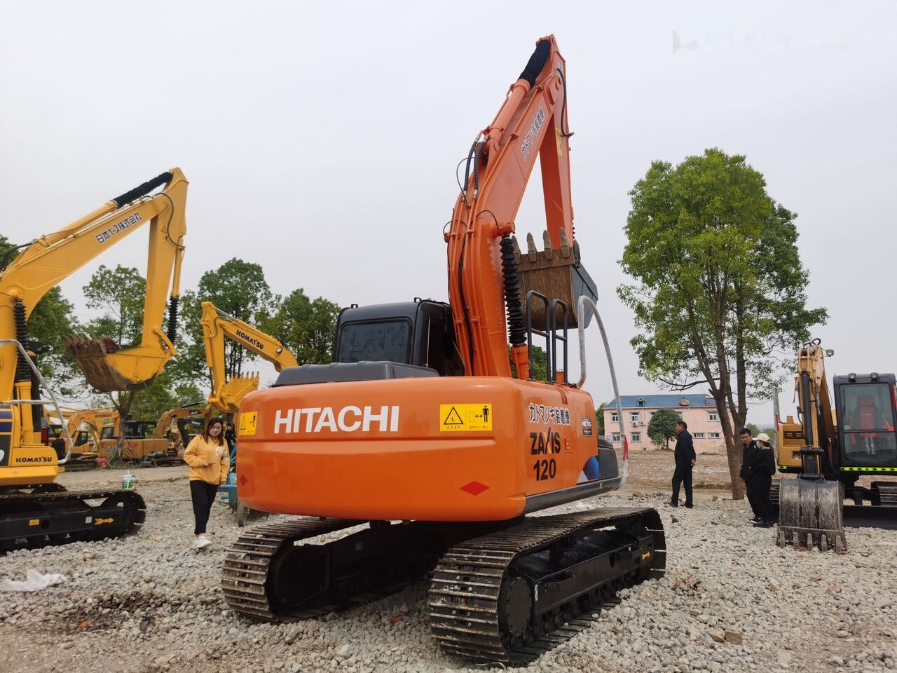 Hitachi ZX120 - حفار زاحف: صورة 2 Hitachi ZX120 - حفار زاحف: صورة 2