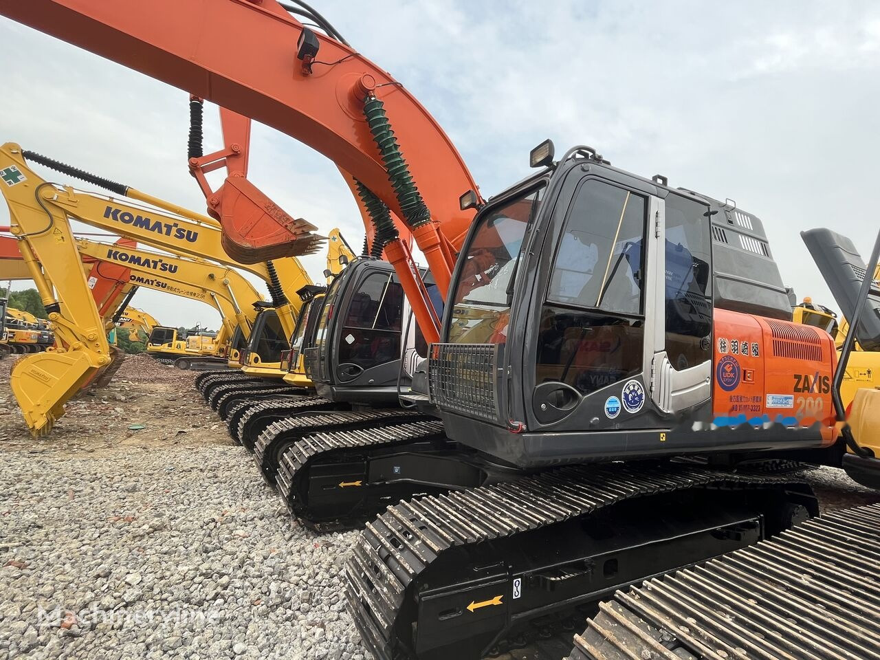 Hitachi ZX200 - حفار زاحف: صورة 1 Hitachi ZX200 - حفار زاحف: صورة 1