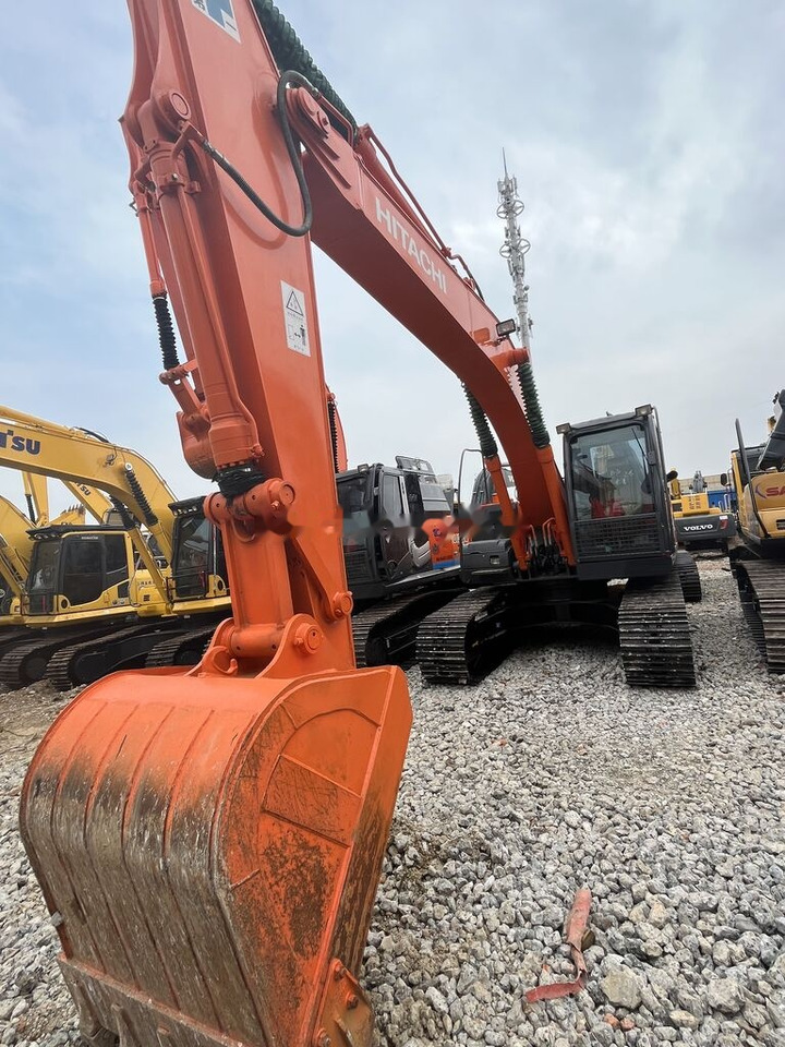 Hitachi ZX200 - حفار زاحف: صورة 2 Hitachi ZX200 - حفار زاحف: صورة 2