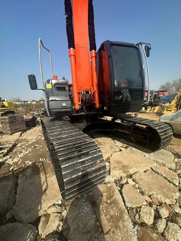 Hitachi ZX200 - حفار زاحف: صورة 1 Hitachi ZX200 - حفار زاحف: صورة 1
