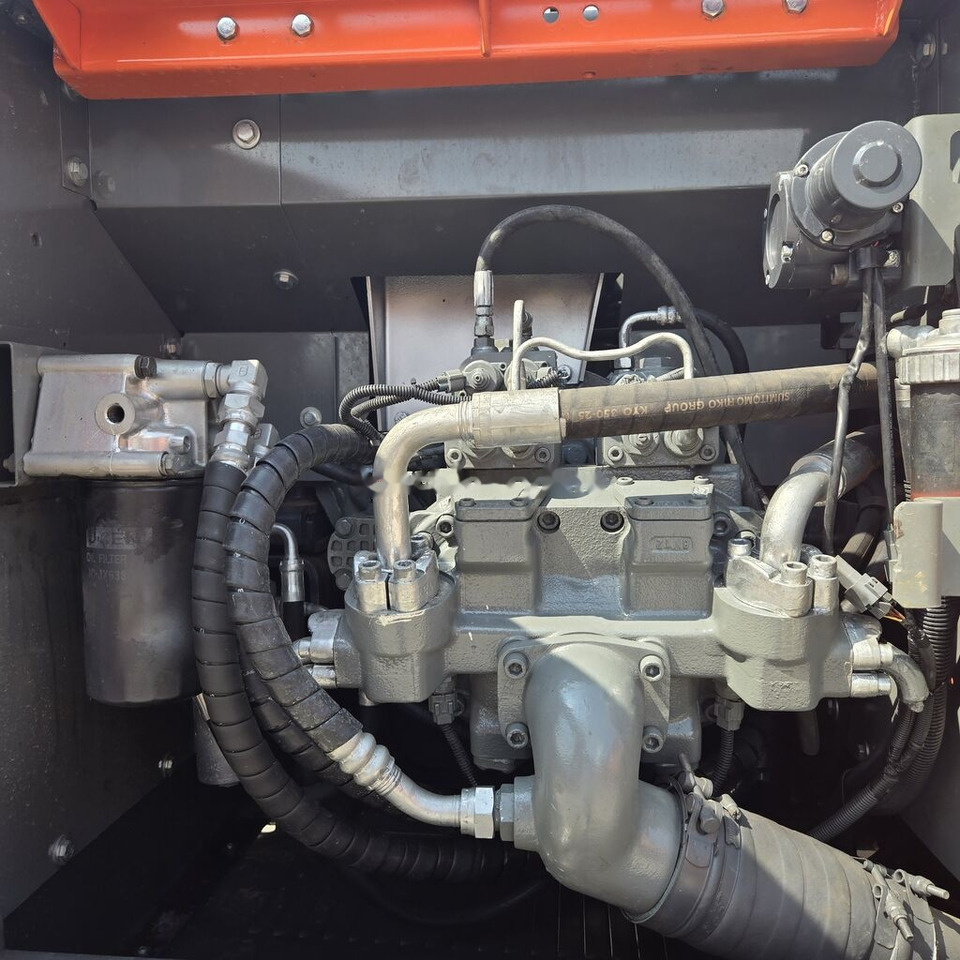 Hitachi ZX210 - حفار زاحف: صورة 4 Hitachi ZX210 - حفار زاحف: صورة 4