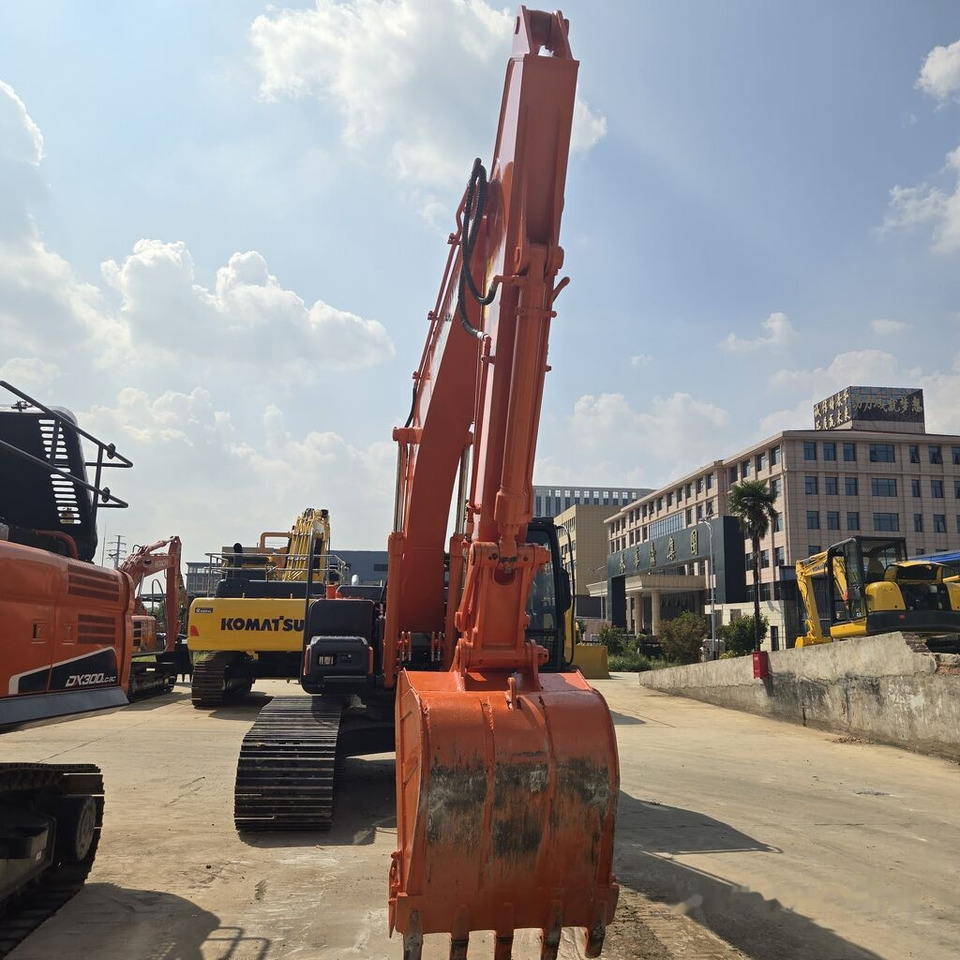 Hitachi ZX210 - حفار زاحف: صورة 1 Hitachi ZX210 - حفار زاحف: صورة 1