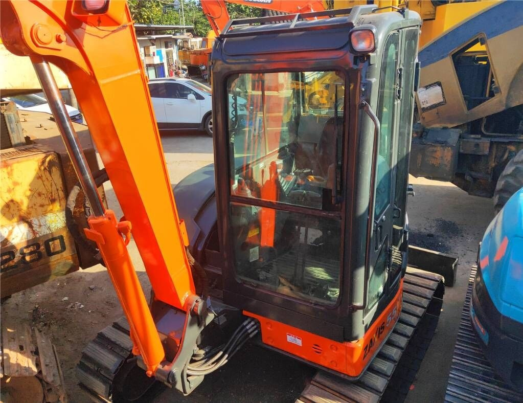 Hitachi ZX55UR - حفار صغير: صورة 4 Hitachi ZX55UR - حفار صغير: صورة 4