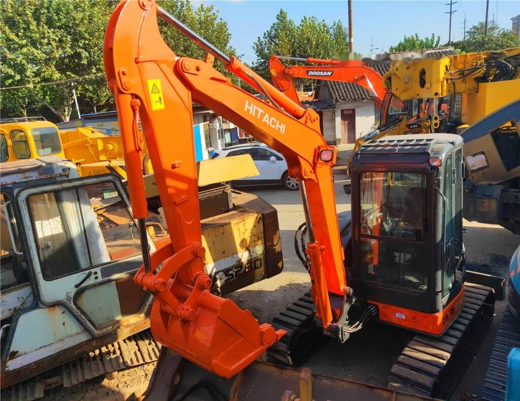 Hitachi ZX55UR - حفار صغير: صورة 3 Hitachi ZX55UR - حفار صغير: صورة 3