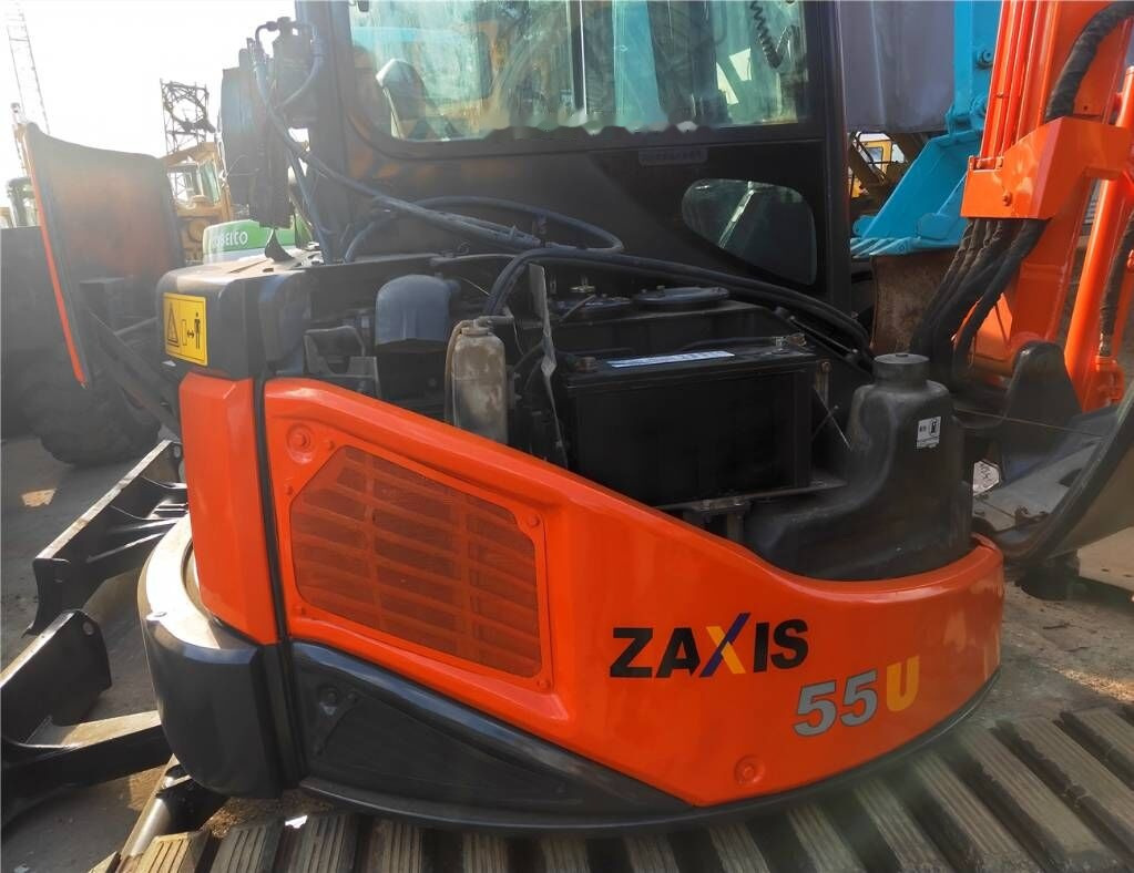 Hitachi ZX55UR - حفار صغير: صورة 2 Hitachi ZX55UR - حفار صغير: صورة 2
