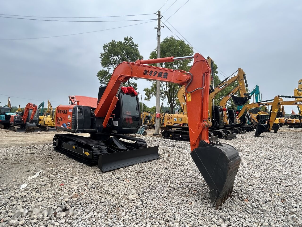 Hitachi ZX70 - حفار زاحف: صورة 5 Hitachi ZX70 - حفار زاحف: صورة 5