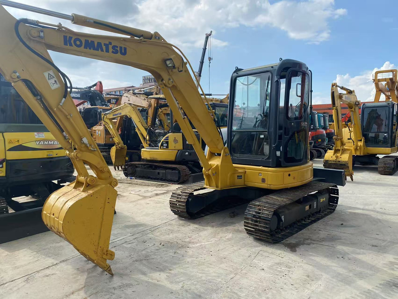 KOMATSU PC55MR - حفار صغير: صورة 4 KOMATSU PC55MR - حفار صغير: صورة 4