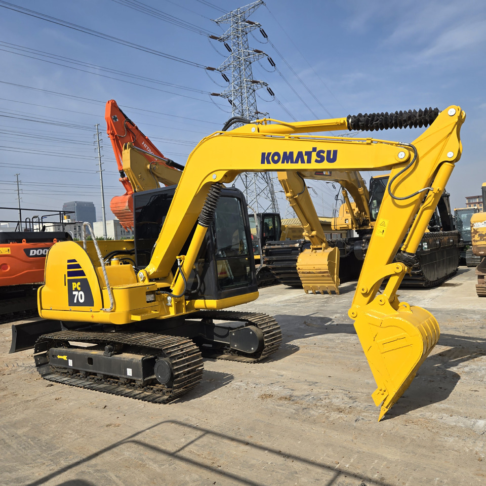 KOMATSU PC70-8 - حفار صغير: صورة 1 KOMATSU PC70-8 - حفار صغير: صورة 1