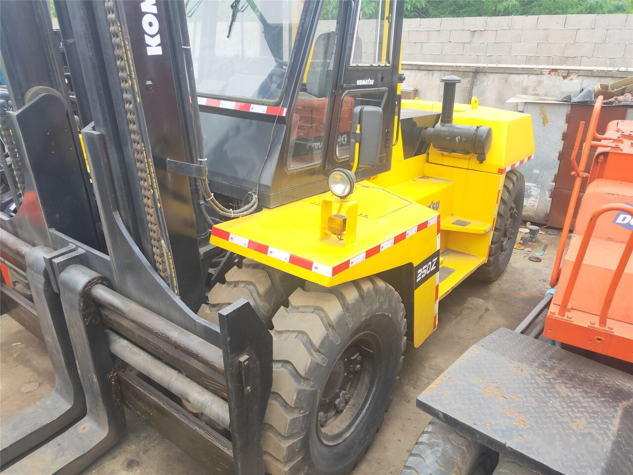 Komatsu FD250 - رافعة شوكية ديزل: صورة 5 Komatsu FD250 - رافعة شوكية ديزل: صورة 5