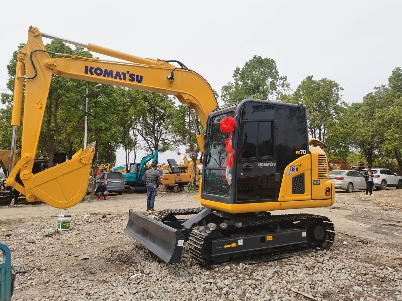 Komatsu PC70-8 - حفار زاحف: صورة 3 Komatsu PC70-8 - حفار زاحف: صورة 3