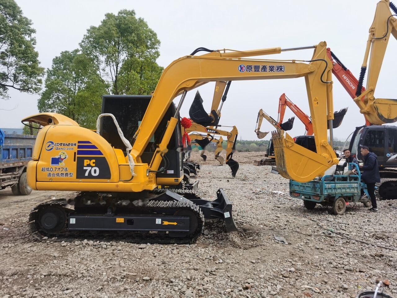 Komatsu PC70-8 - حفار زاحف: صورة 1 Komatsu PC70-8 - حفار زاحف: صورة 1