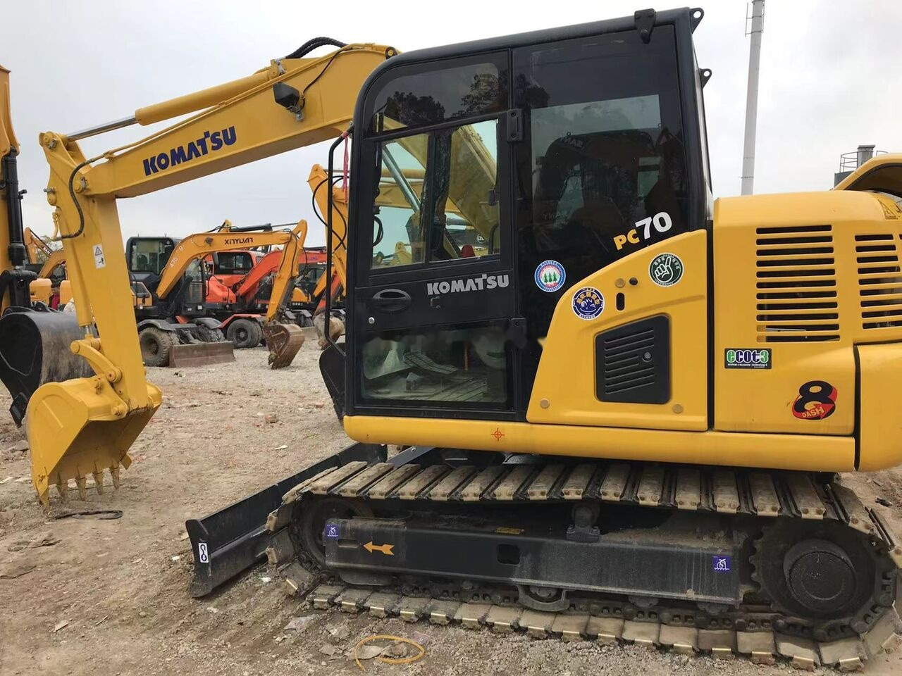 Komatsu PC70-8 - حفار زاحف: صورة 1 Komatsu PC70-8 - حفار زاحف: صورة 1