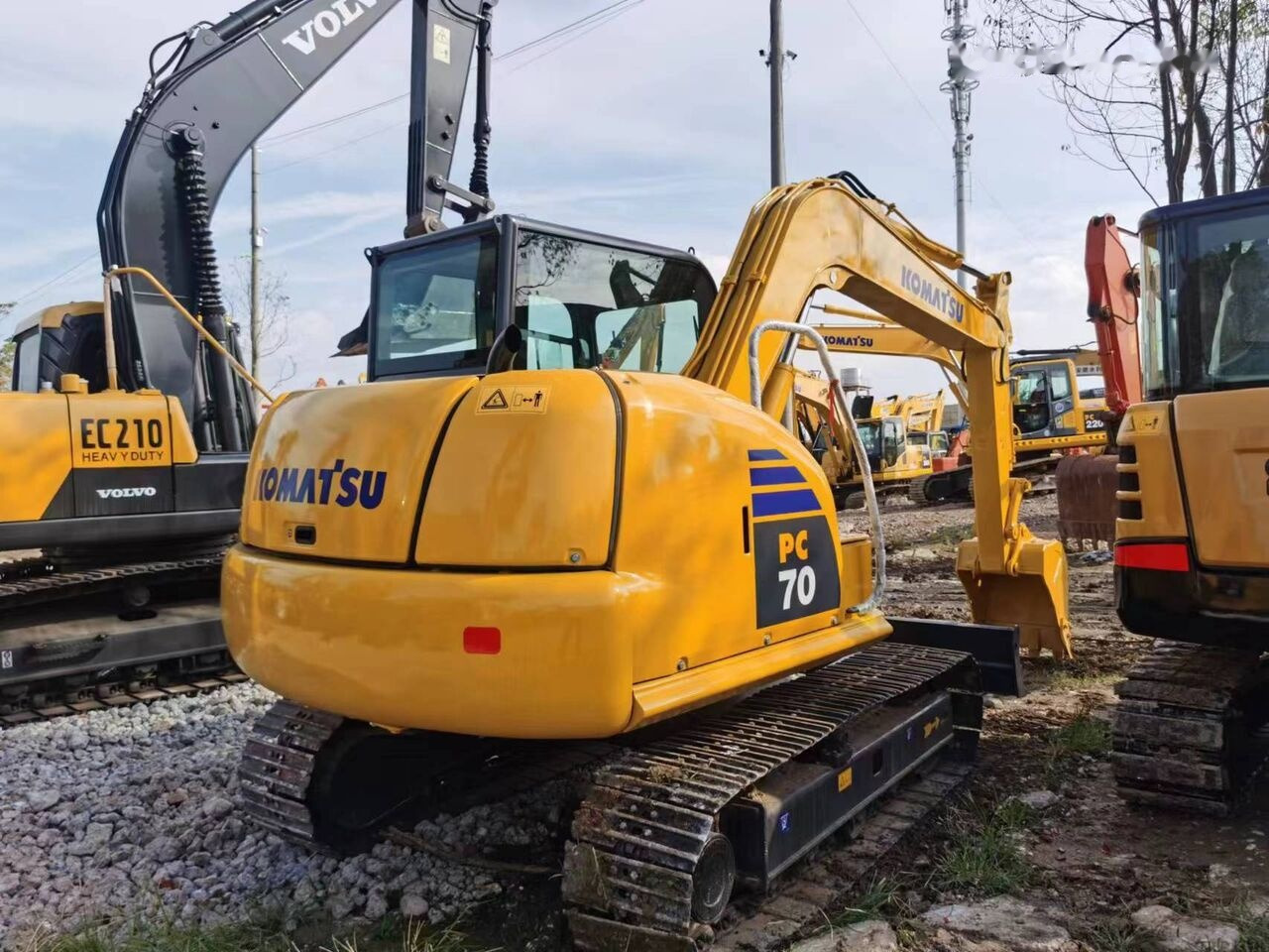 Komatsu PC70-8 - حفار صغير: صورة 2 Komatsu PC70-8 - حفار صغير: صورة 2