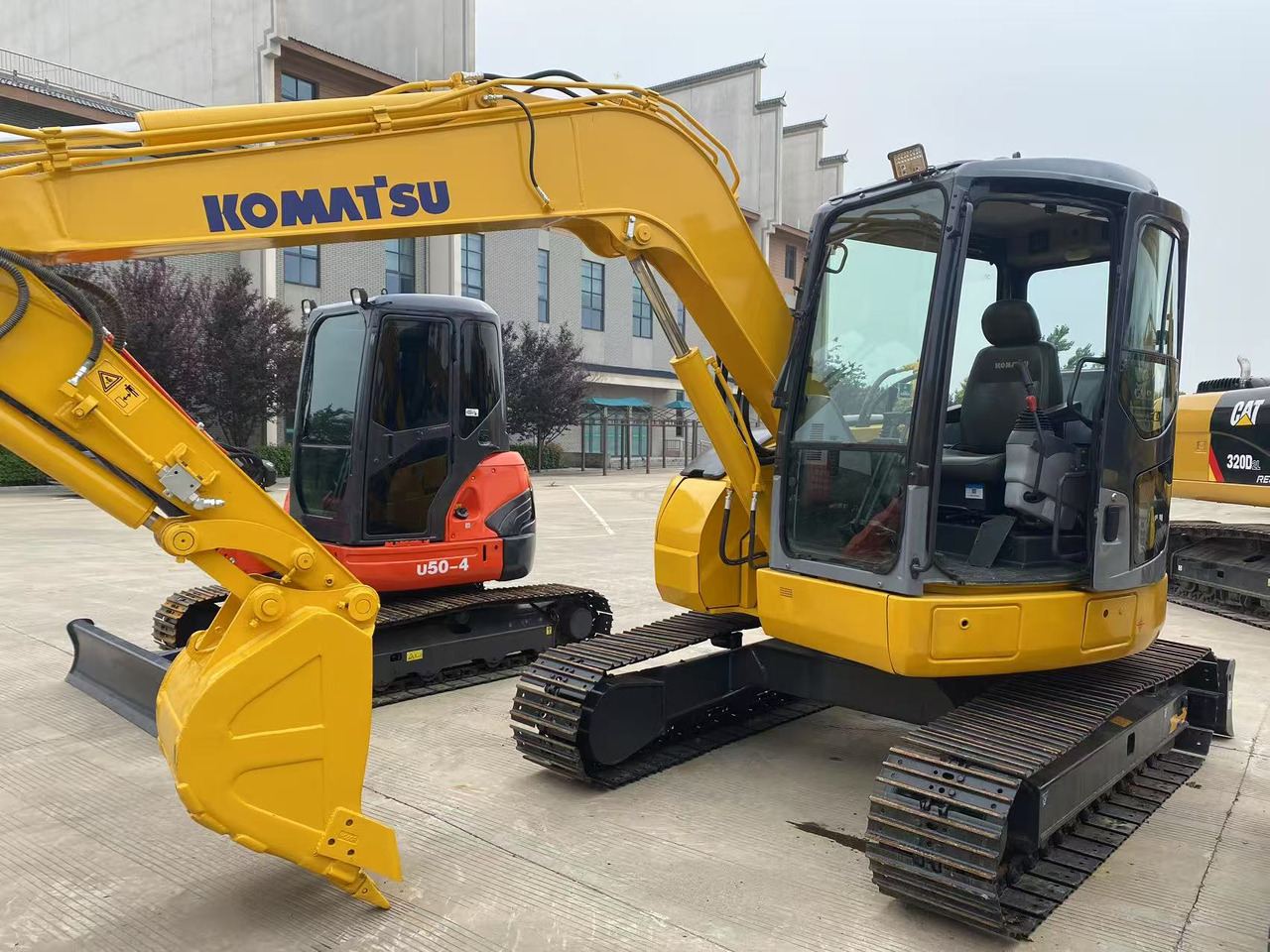 Komatsu PC78US - حفار صغير: صورة 2 Komatsu PC78US - حفار صغير: صورة 2