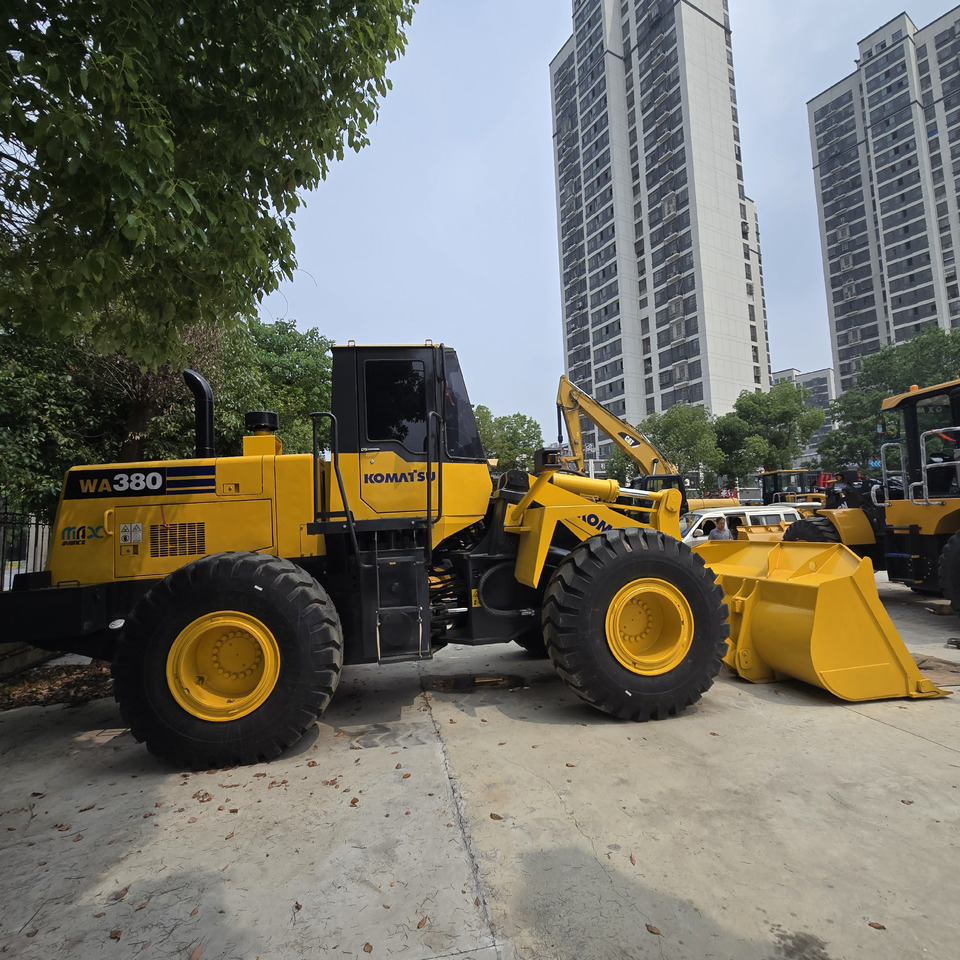 Komatsu WA380 - اللودر بعجل: صورة 1 Komatsu WA380 - اللودر بعجل: صورة 1