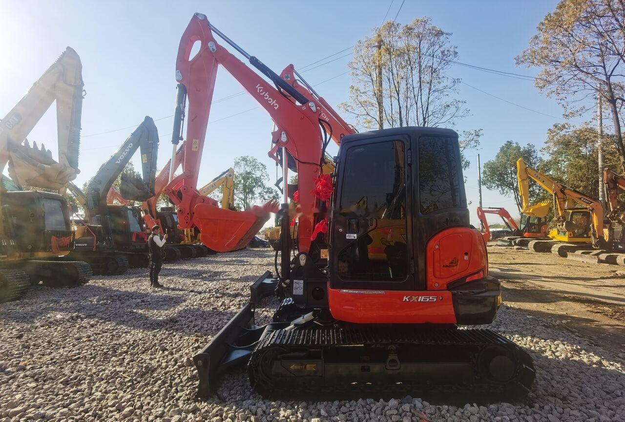 Kubota KX165 - حفار صغير: صورة 1 Kubota KX165 - حفار صغير: صورة 1