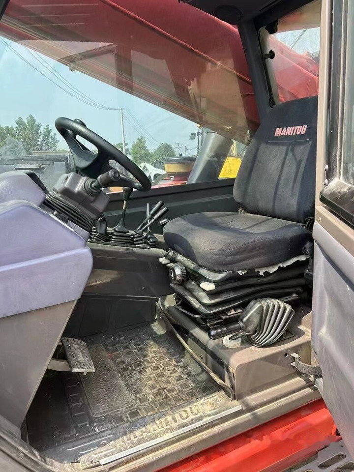 Manitou MT1740 - آلة رفع ونقل تلسكوبية: صورة 5 Manitou MT1740 - آلة رفع ونقل تلسكوبية: صورة 5