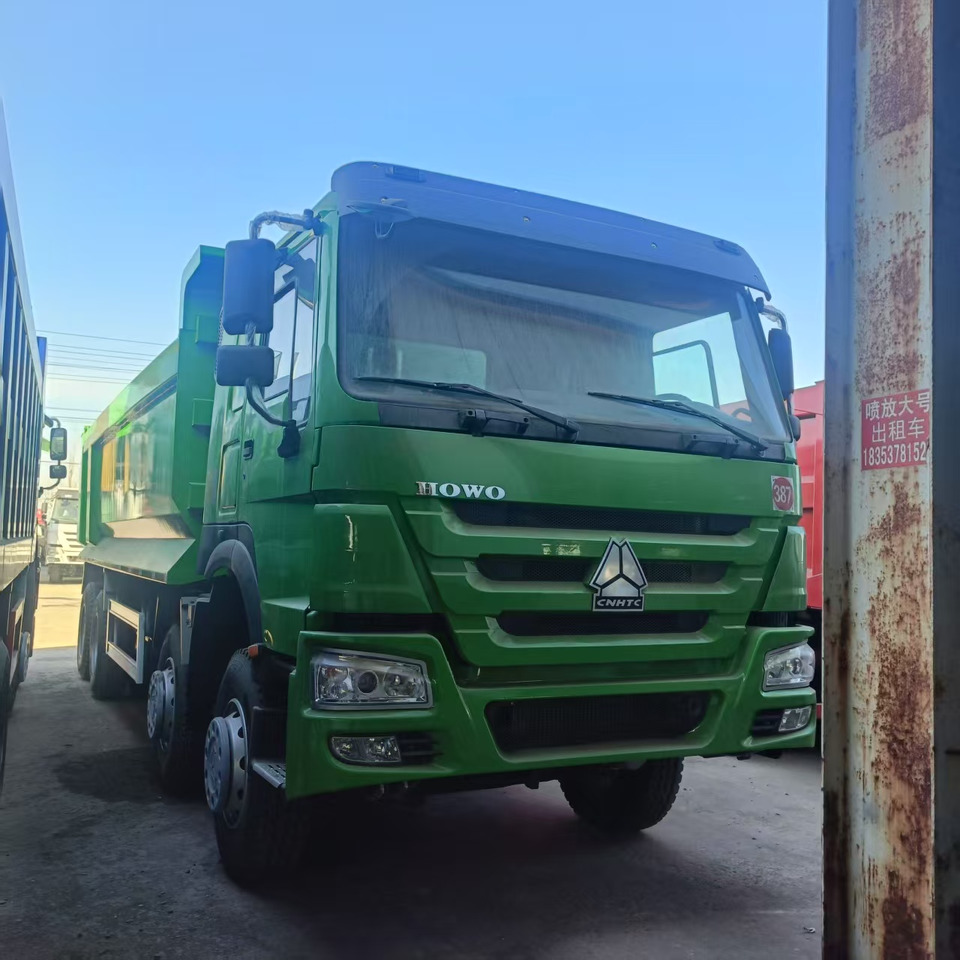 SINOTRUK HOWO 8x4 - شاحنة صندوقية: صورة 3 SINOTRUK HOWO 8x4 - شاحنة صندوقية: صورة 3