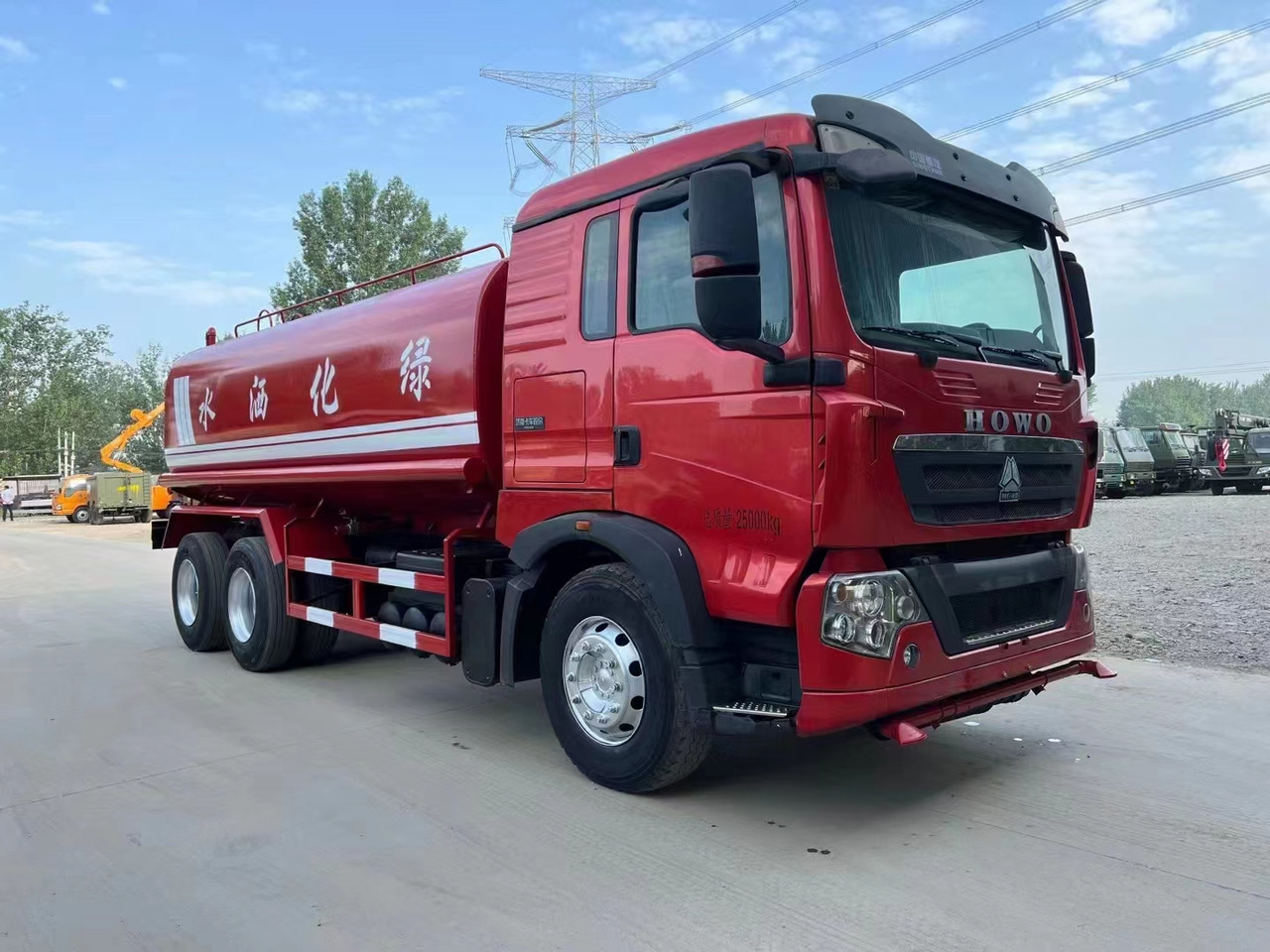 SINOTRUK HOWO sprinkler - شاحنة صهريج: صورة 4 SINOTRUK HOWO sprinkler - شاحنة صهريج: صورة 4