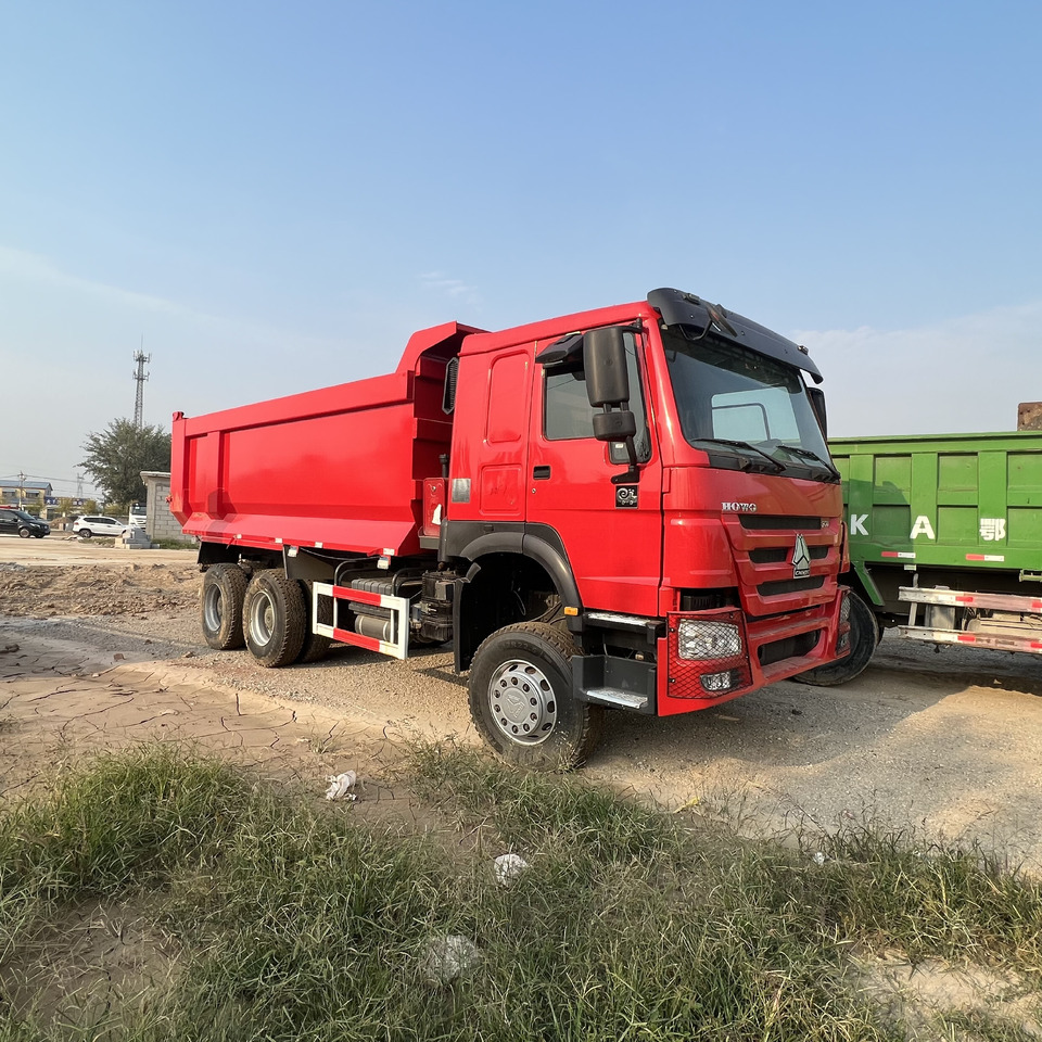 SINOTRUK HOWO - شاحنة صندوقية: صورة 5 SINOTRUK HOWO - شاحنة صندوقية: صورة 5